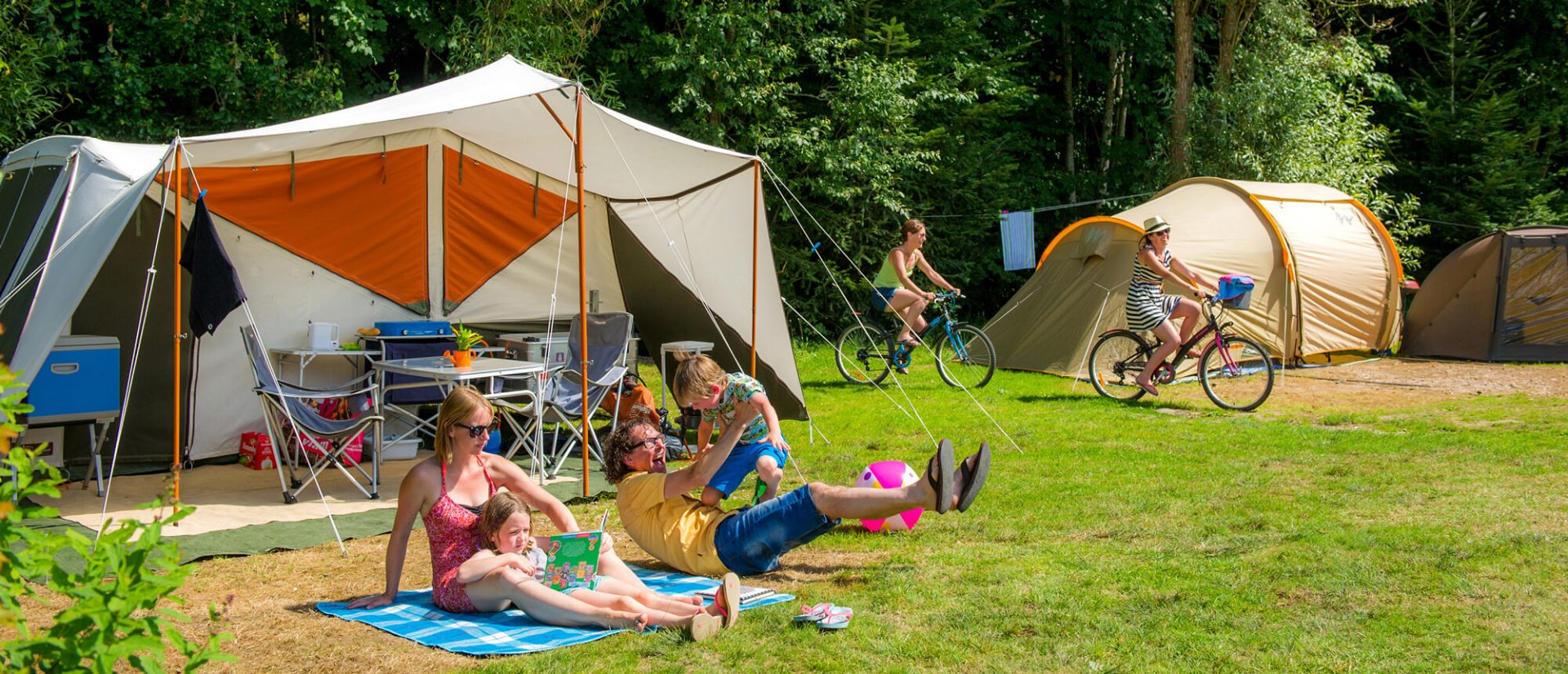 Camping Clos De La Chaume : 1 Emplacement Camping Vosges