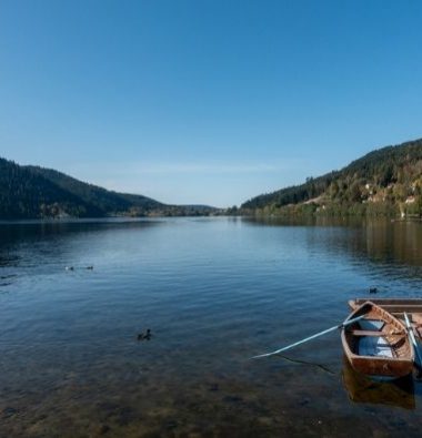 Au Clos de la Chaume campsite: Lake Gérardmer
